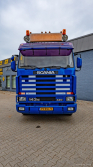 20251019-Tom-Holding-00107